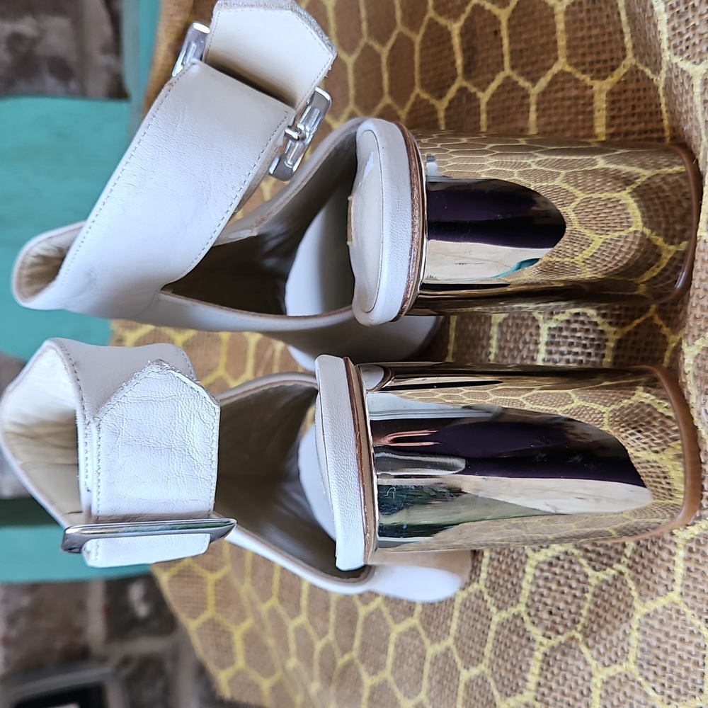 Dee Keller White Chunky Mirrored Leather Heel Booties - Picture 4 of 5